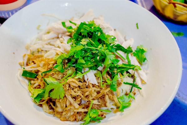 Phở gà trộn Hà Nội