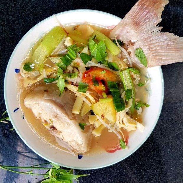 Canh chua  nấu cá lăng