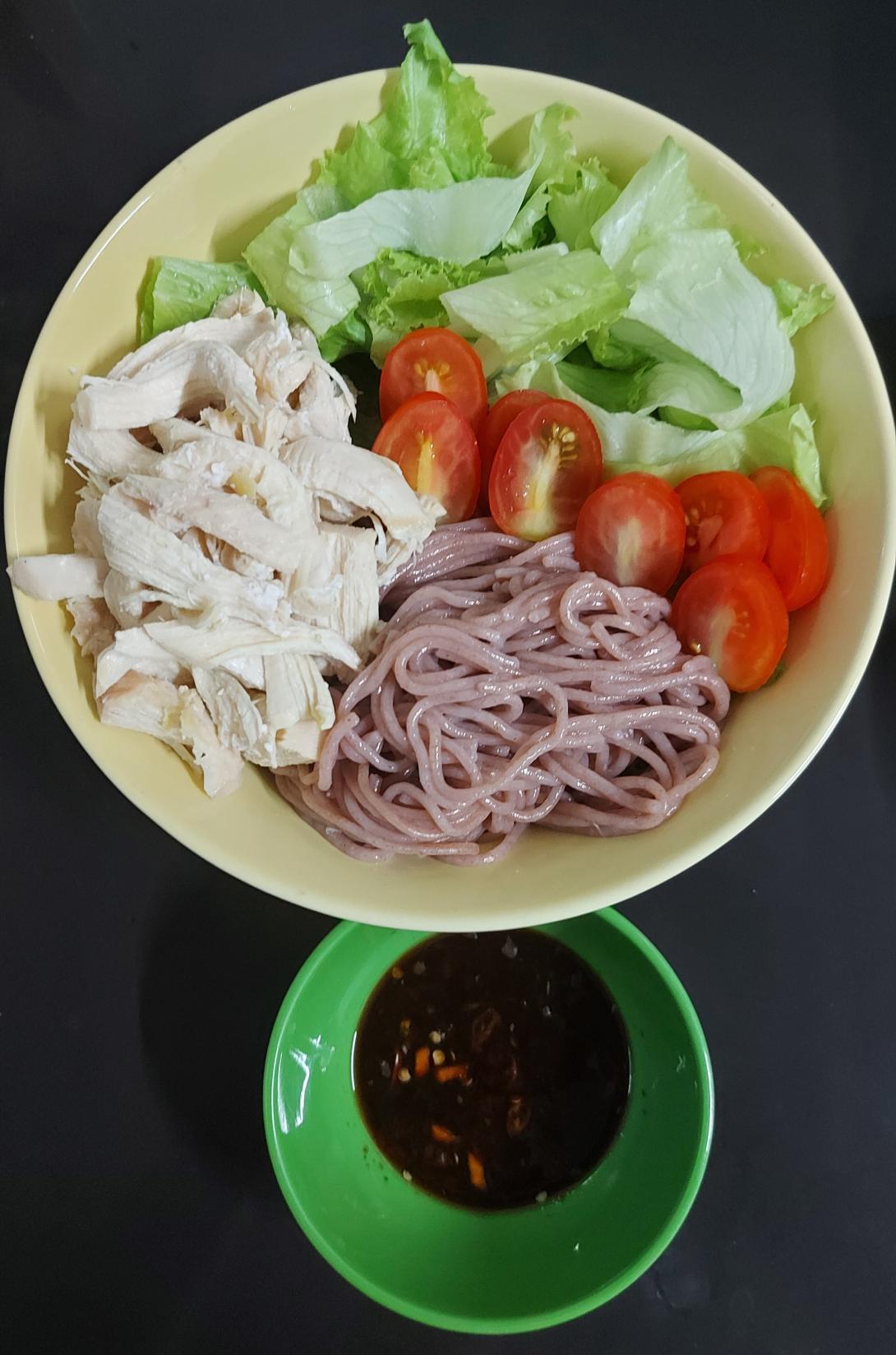 Bún trộn tương ớt Maggi