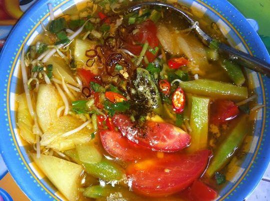 Món Cá lóc nấu canh chua