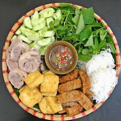 Bún đậu mắm tôm.