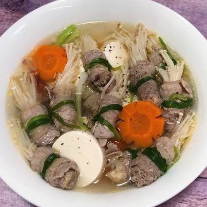 Canh nấm cuộn thịt