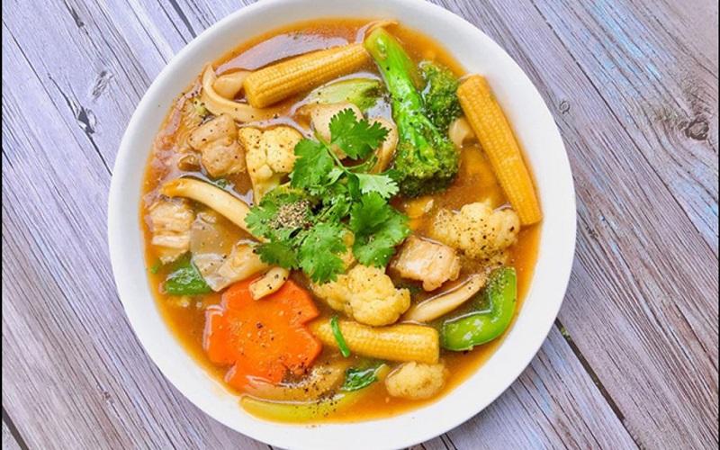 Thịt ba chỉ xào rau củ sốt dầu hào nhà làm