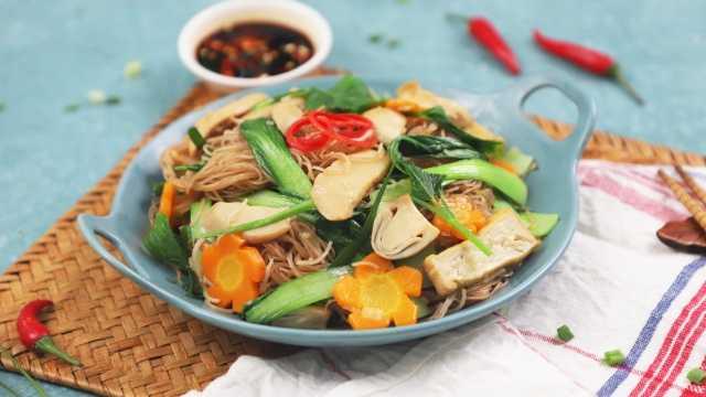 Bún Gạo Lứt Xào Chay