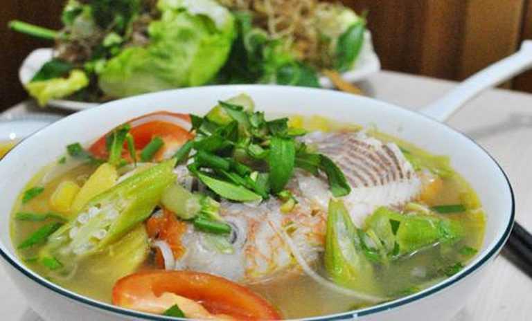 Canh chua cá điêu hồng 