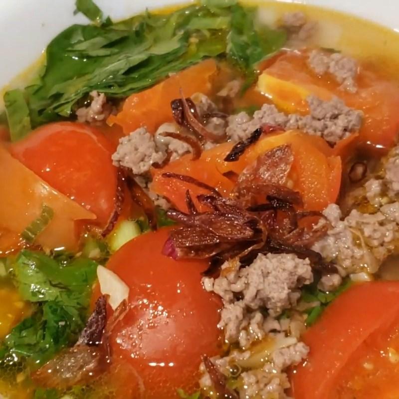 Canh thịt bò cà chua.