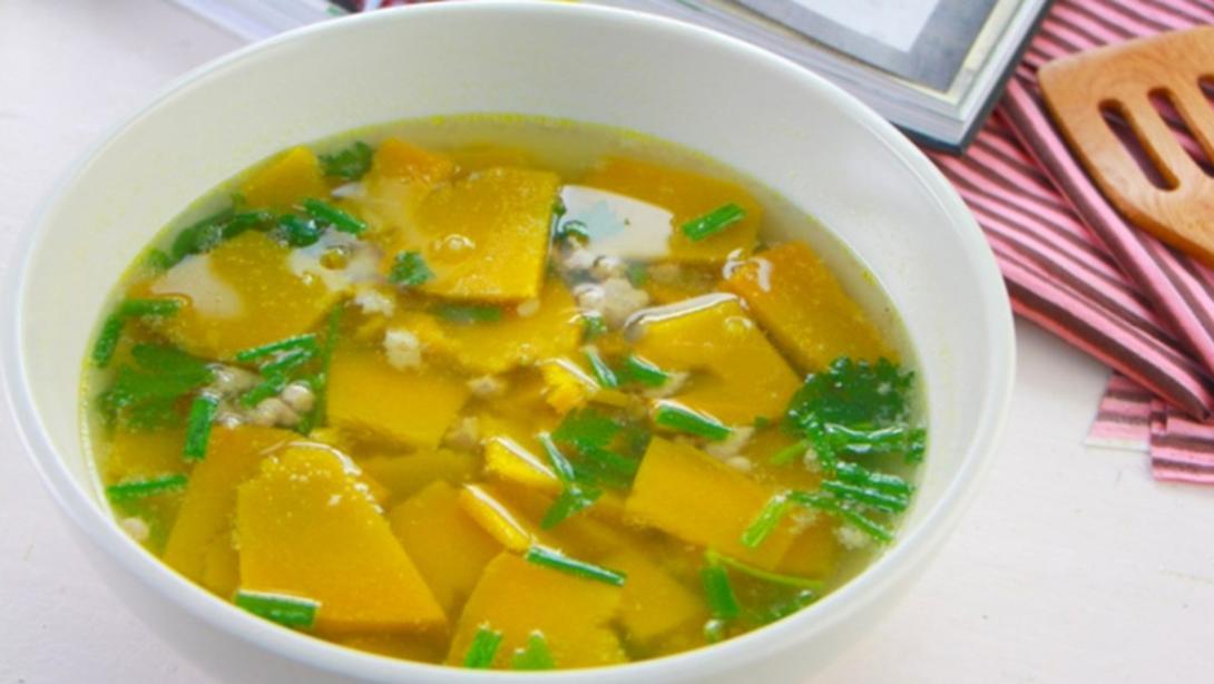 Canh bí đỏ nhà làm