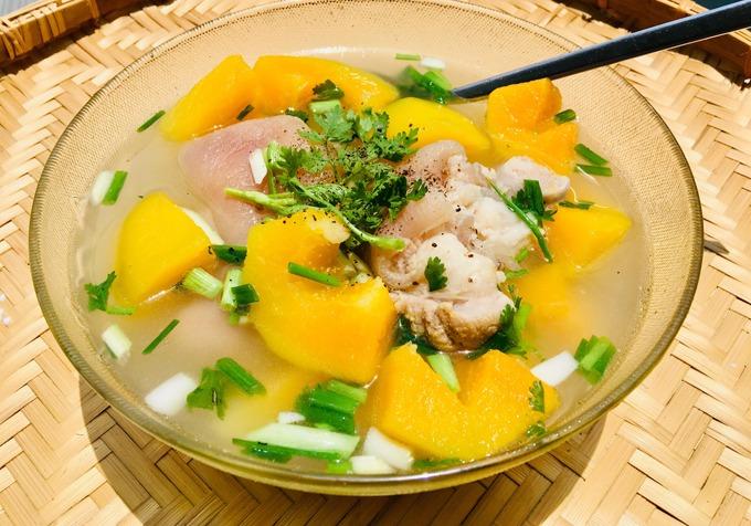 Canh đu đủ hầm giò heo.