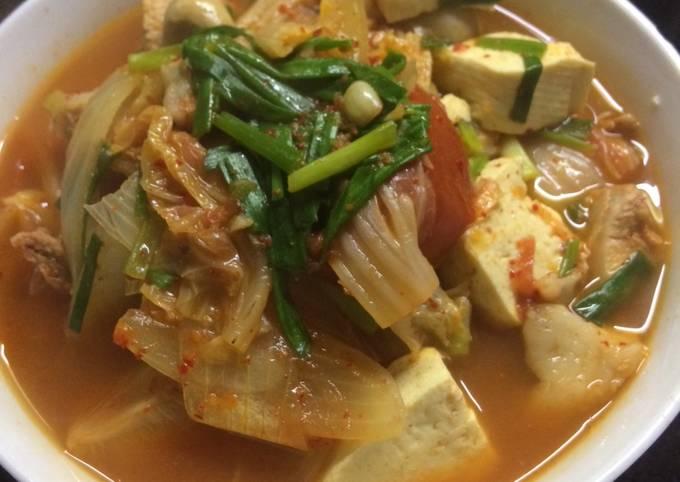 Canh kim chi thịt heo rất hao cơm