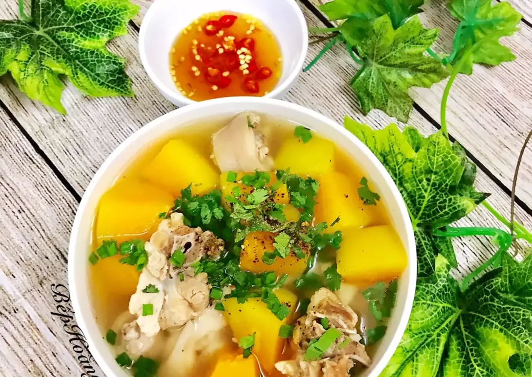 đuôi heo hầm đu đủ 