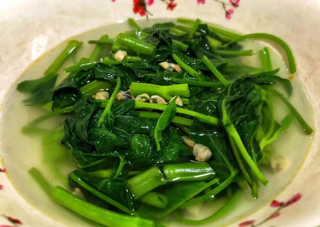 Canh muống hến