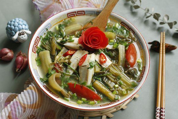 Cá mai nấu canh chua