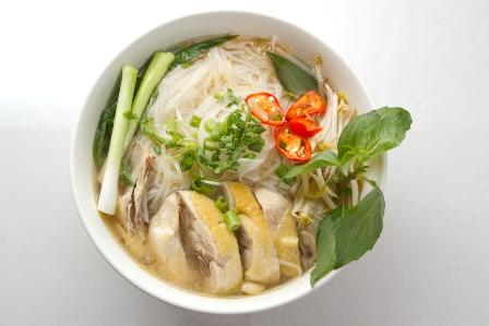 Phở gà mái  .