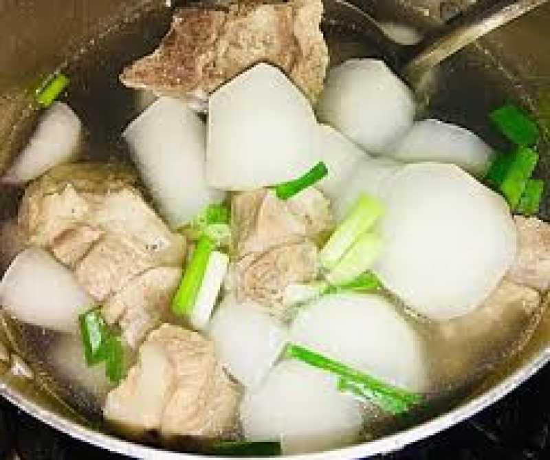 Canh sườn củ cải trắng