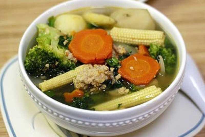 Canh thịt bò nấu củ quả