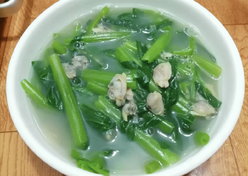 Canh nghêu rau muống