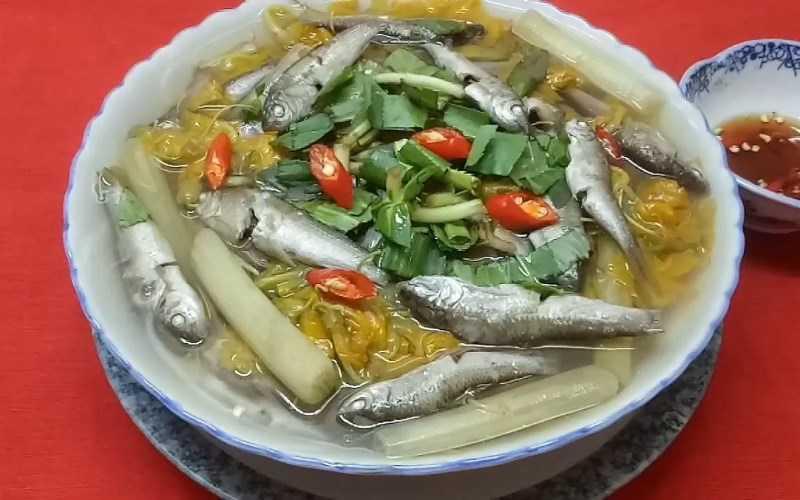 Cá linh nấu canh chua