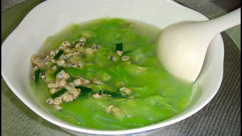 Canh hến bí xanh