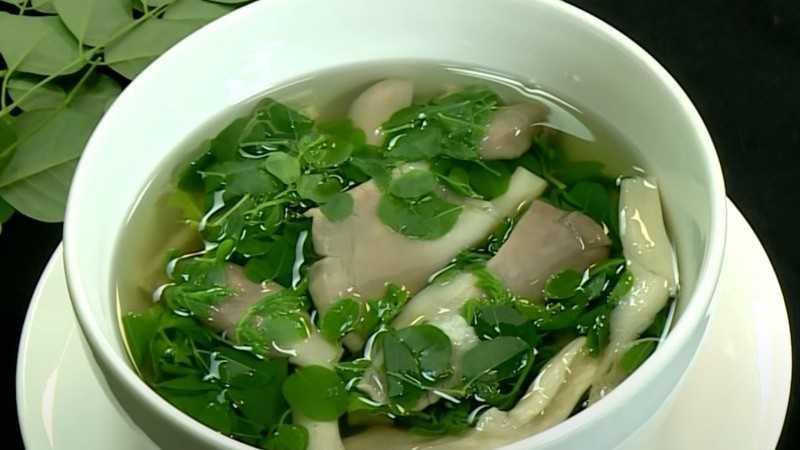 Canh chùm ngây nấm