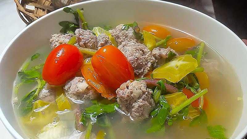 Canh thịt bò nấu dứa