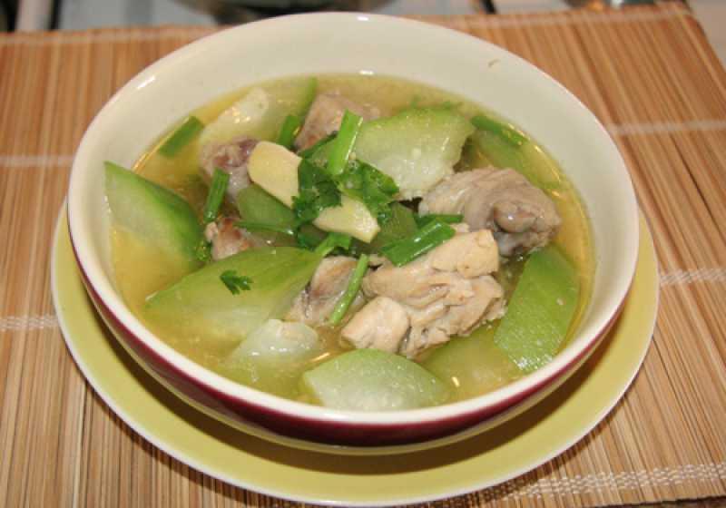 Canh bí nấu thịt gà