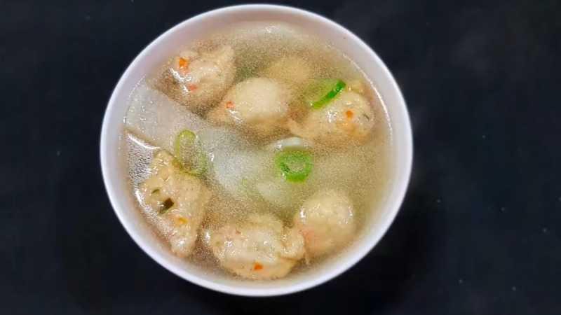 Canh củ cải chả cá