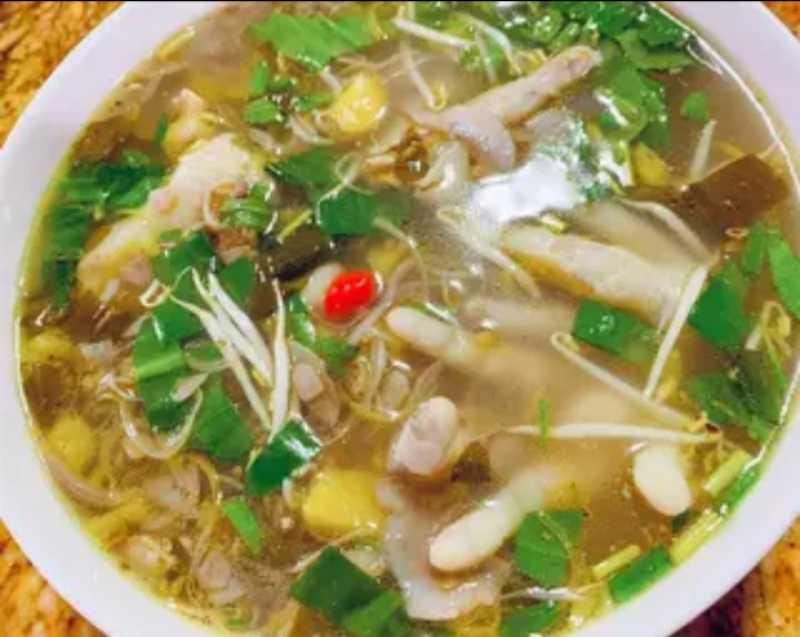 Canh chua bông chuối chân gà