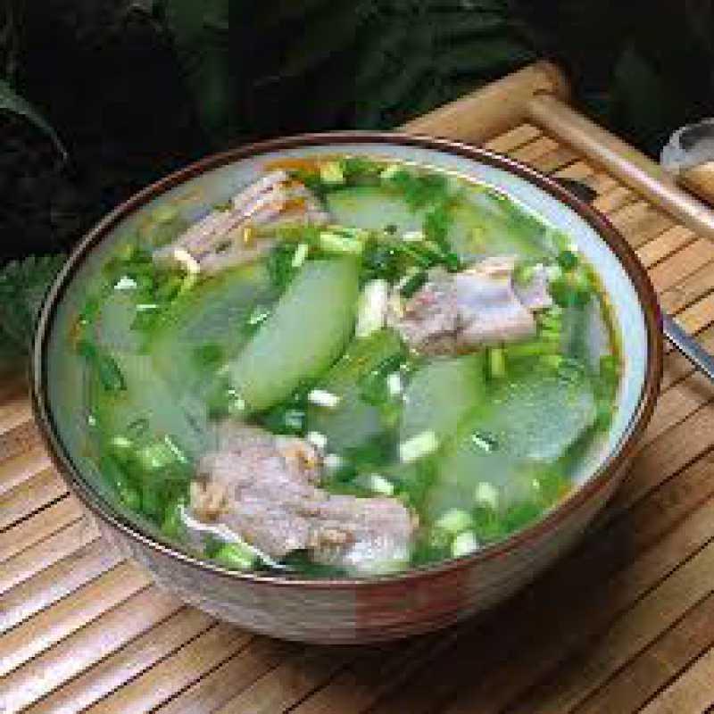 Canh bí đao hầm xương