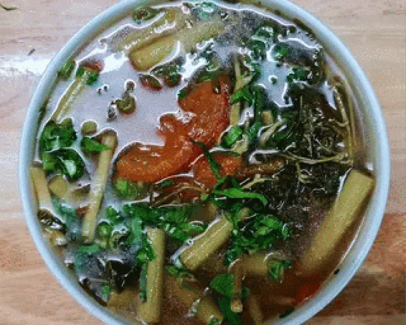 Canh chua rau nhút