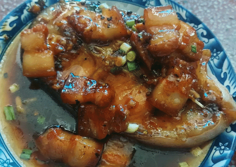 Cá basa kho thịt 