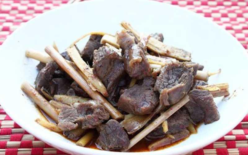 Bắp bò kho sả 