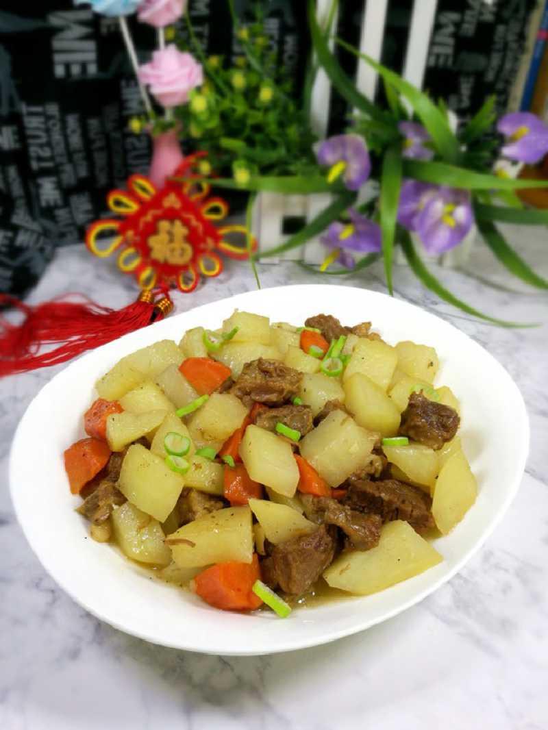 Thịt bò kho khoai tây 