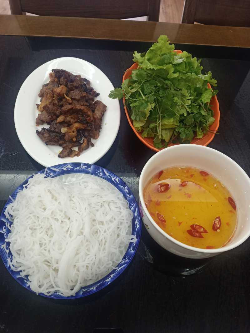 Bún chả chấm 