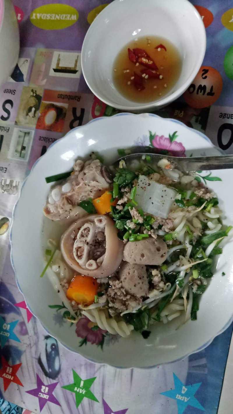 Bánh canh giò heo 