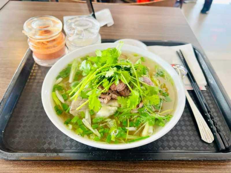 Phở tái gân