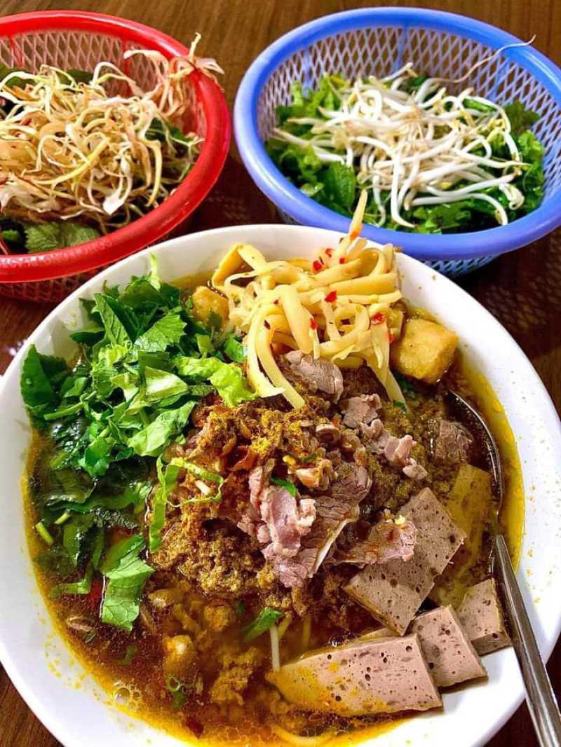 Bún bò Huế 