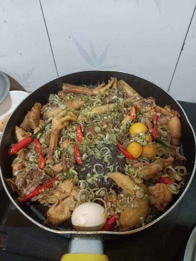 Gà kho xả ớt 