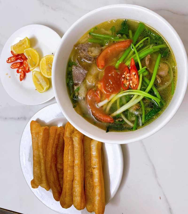 Phở áp chảo- bánh quẩy