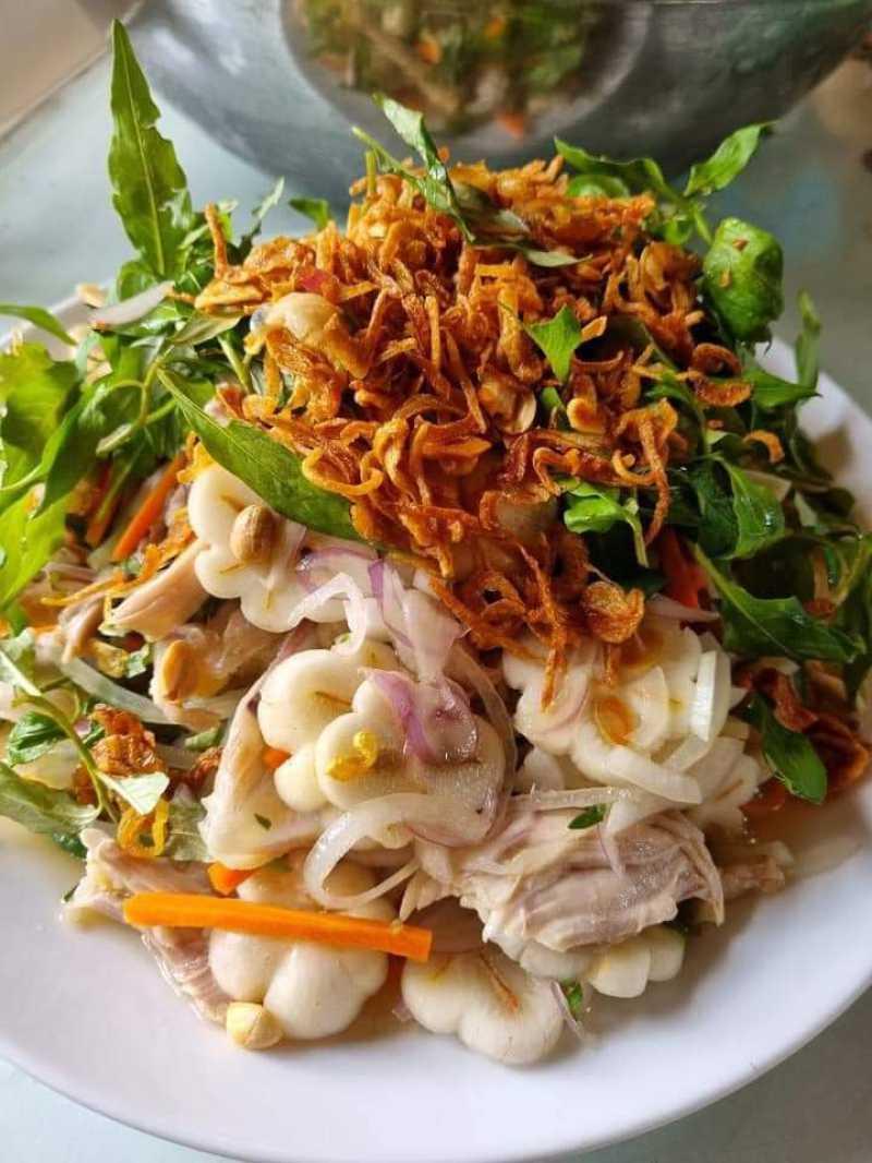 Gỏi gà măng cụt