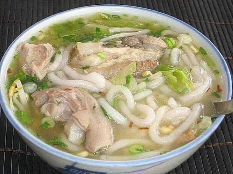 Bánh canh giò heo