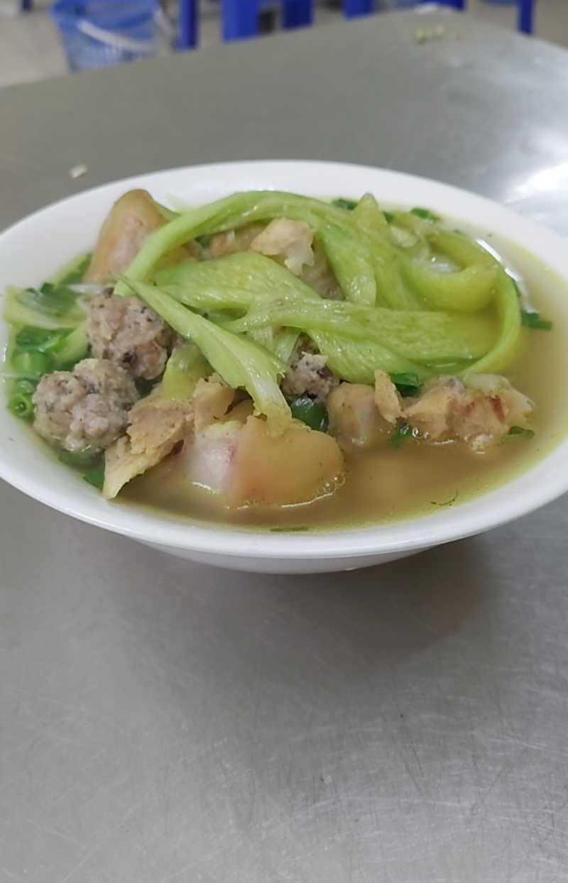 Bún móng mọc dọc mùng 