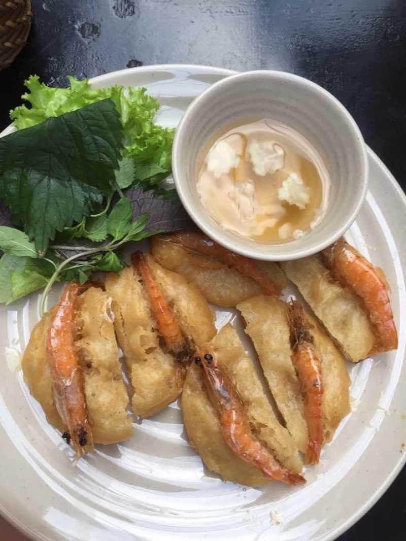 Bánh mì chiên tôm Hồ Tây