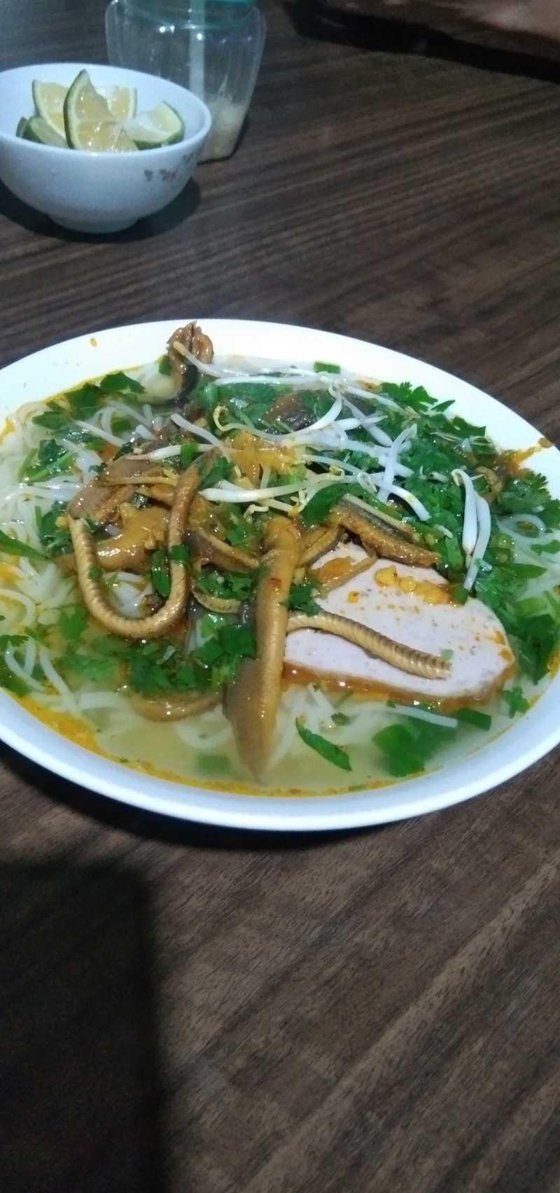 Bún lươn chả 