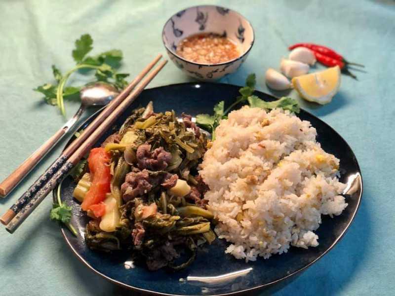 Cơm rang dưa bò- món ăn đường phố Hà Nội