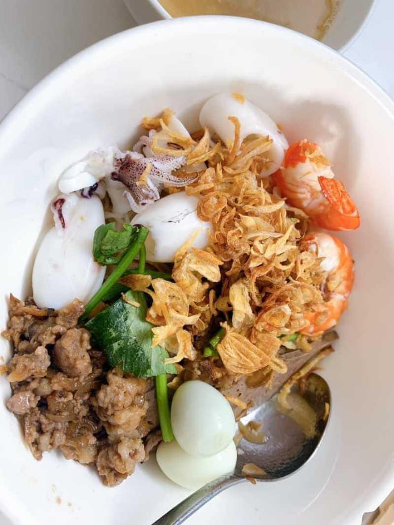 Hủ tiếu hải sản (trộn khô)