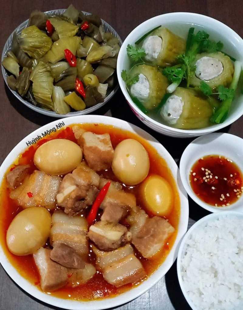 Thịt kho trứng cút