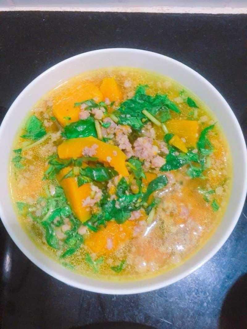 Canh bí đỏ thịt