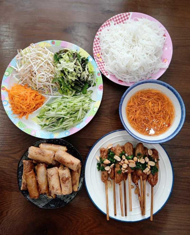 Bún nem nướng