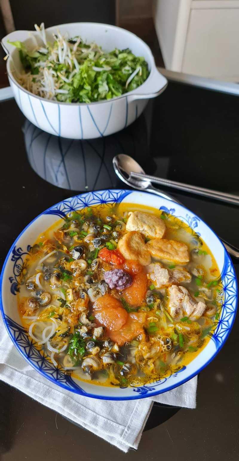 Bún ốc riêu bò