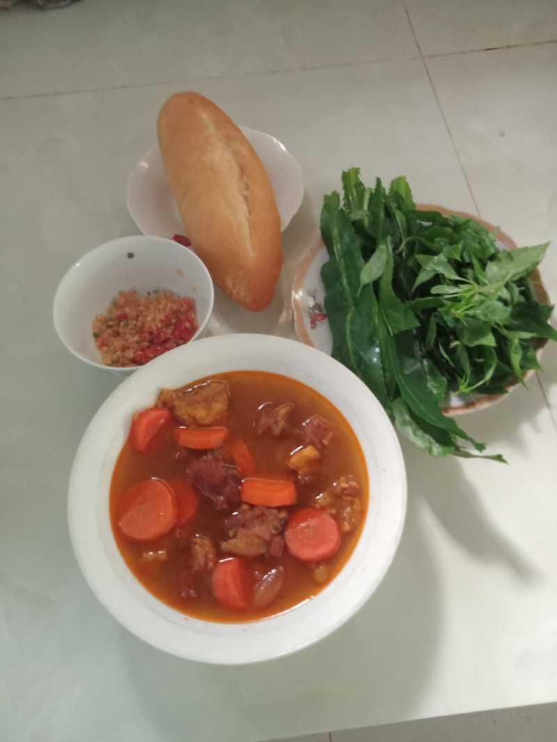 Bò kho+ bánh mì 